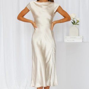 NBW HELLO MOLLY - GET IN FORMATION SATIN MIDI DRESS CHAMPAGNE 